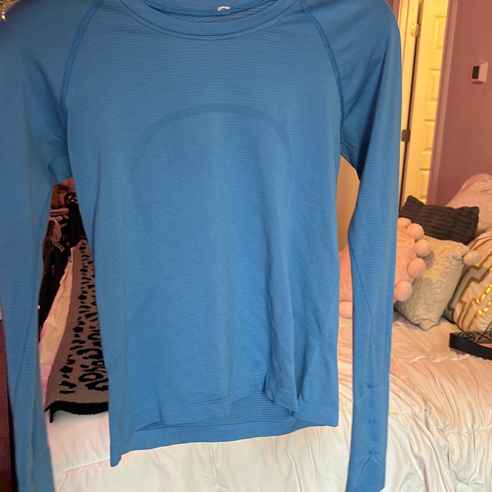 Blue Lululemon swifly long sleeve
